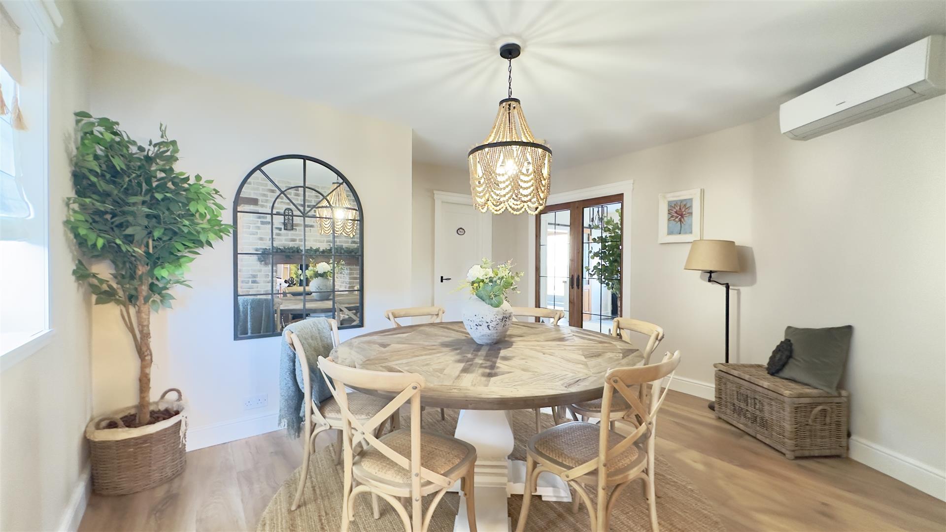 Image of House - 5 Bedrooms - 4 Bathrooms for Sale in Other South District-Gibraltar, Image 13